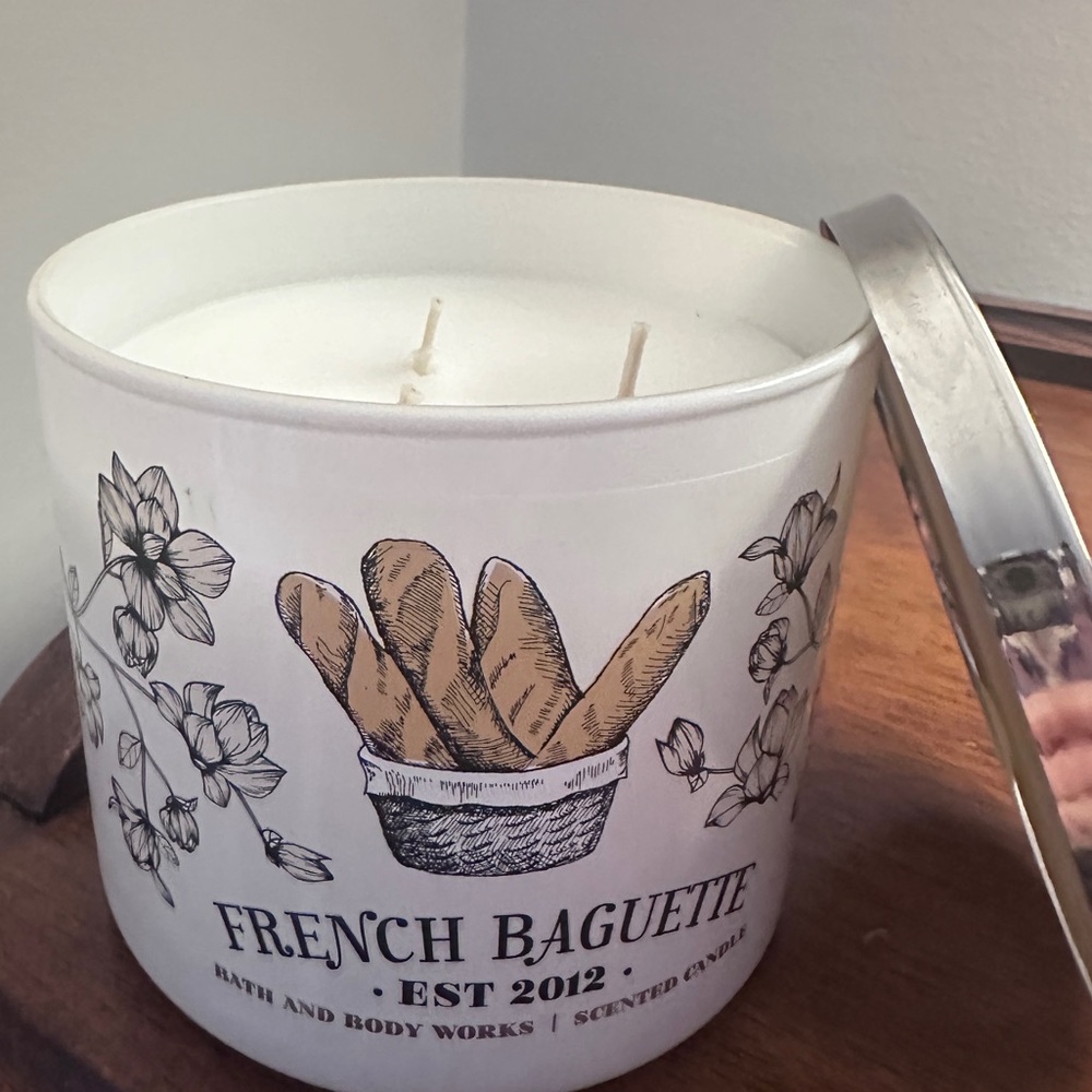 Bath & Body Works FRENCH BAGUETTE BREAD Large Scented 3-Wick Candle 14.5 oz